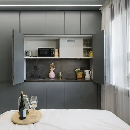 Apartment Lumina Cozy In Center Warschau