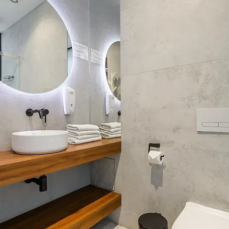 Lumina Cozy In Center