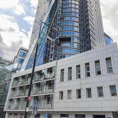 Lumina Cozy In Center